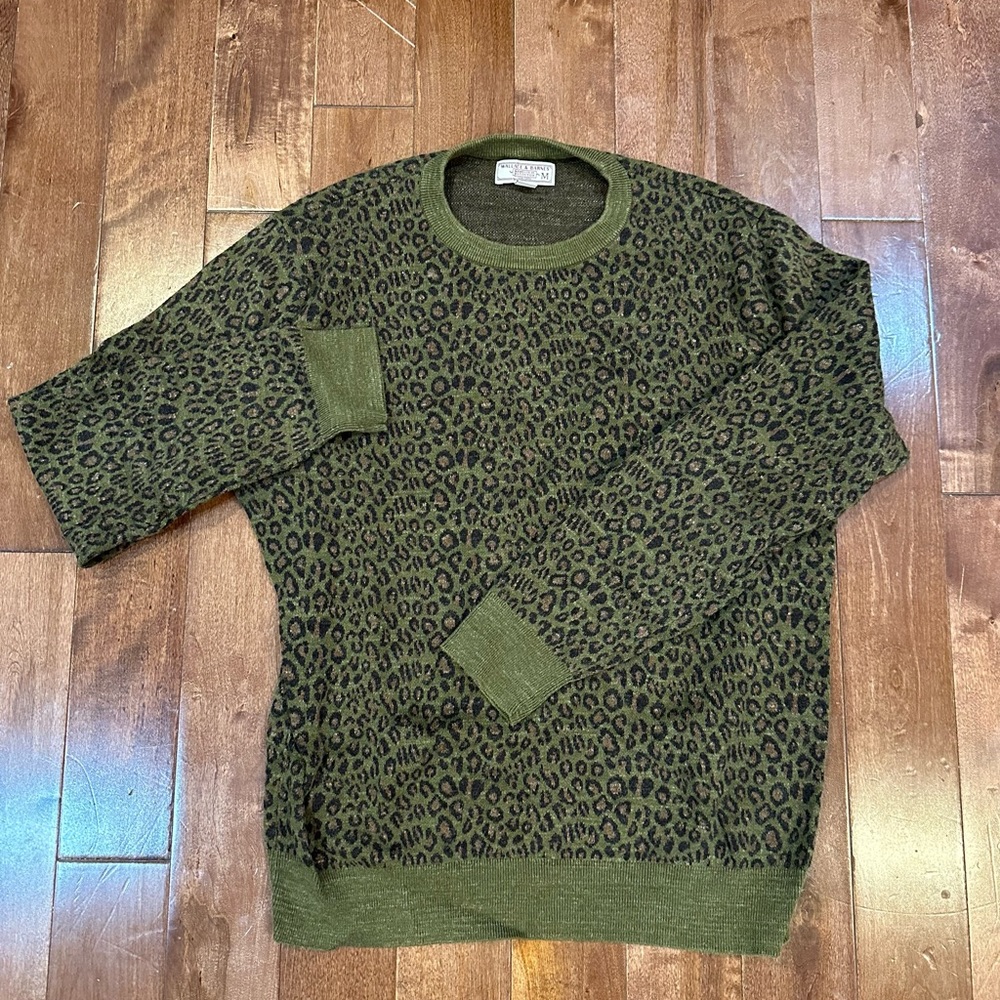 Wallace and Barnes Leopard Print Sweatshirt